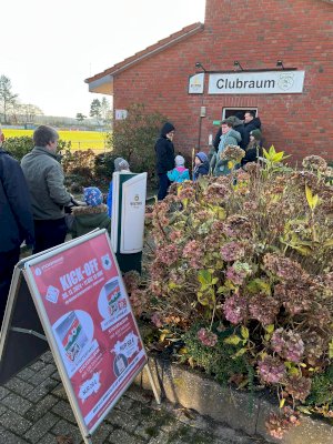 ⚽️KICK-OFF: Sticker-Sammelalbum-Aktion mit großem Erfolg gestartet