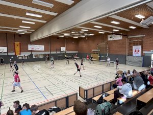 Badminton-Turnier läuft- kommt vorbei