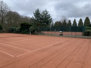 Frühjahrsputz auf der Tennisanlage